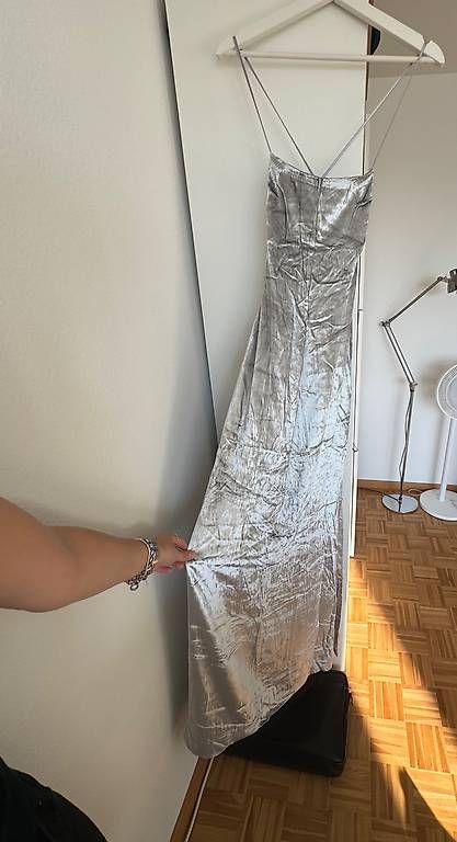 Vestiti: Silbernes Abendkleid – Usato da Wädenswil venduto da theresa_soph