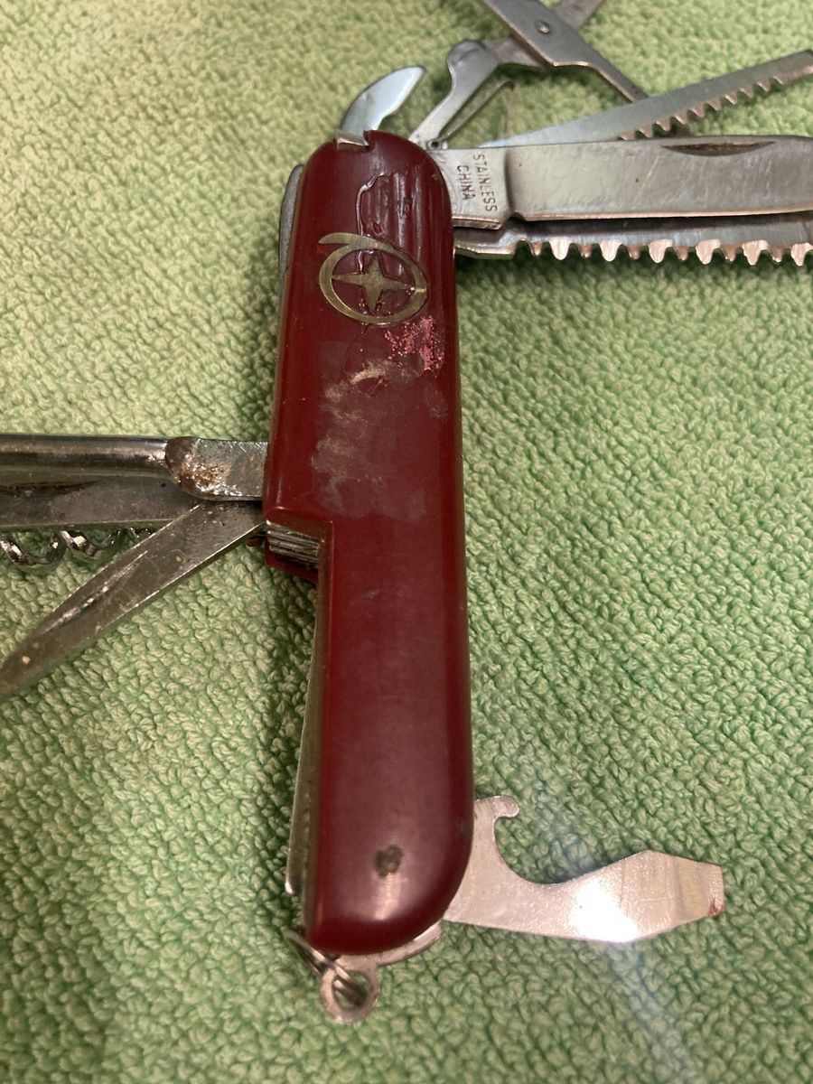 Coltelli tascabile: Taschenmesser – Usato da Hindelbank venduto da Warentaxi 4