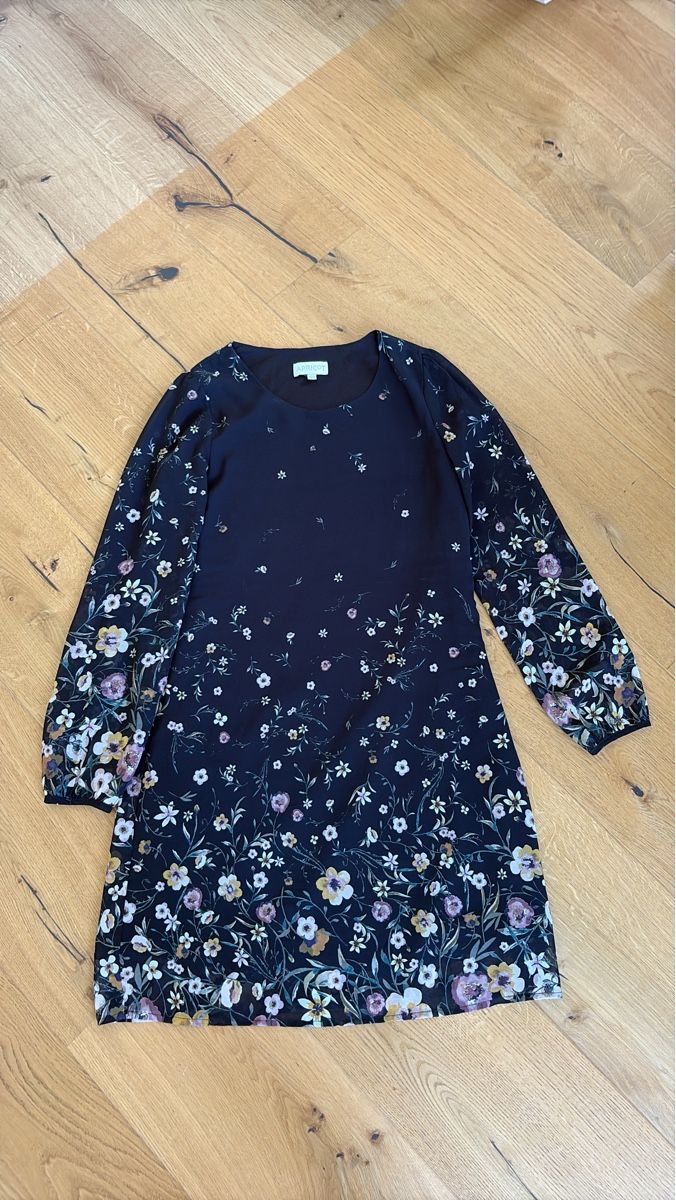 Vestiti: Damen Kleid dunkelblau mit Blumenmuster Grösse S – Nuovo (secondo la descrizione) da Buchs ZH venduto da AlexM8511
