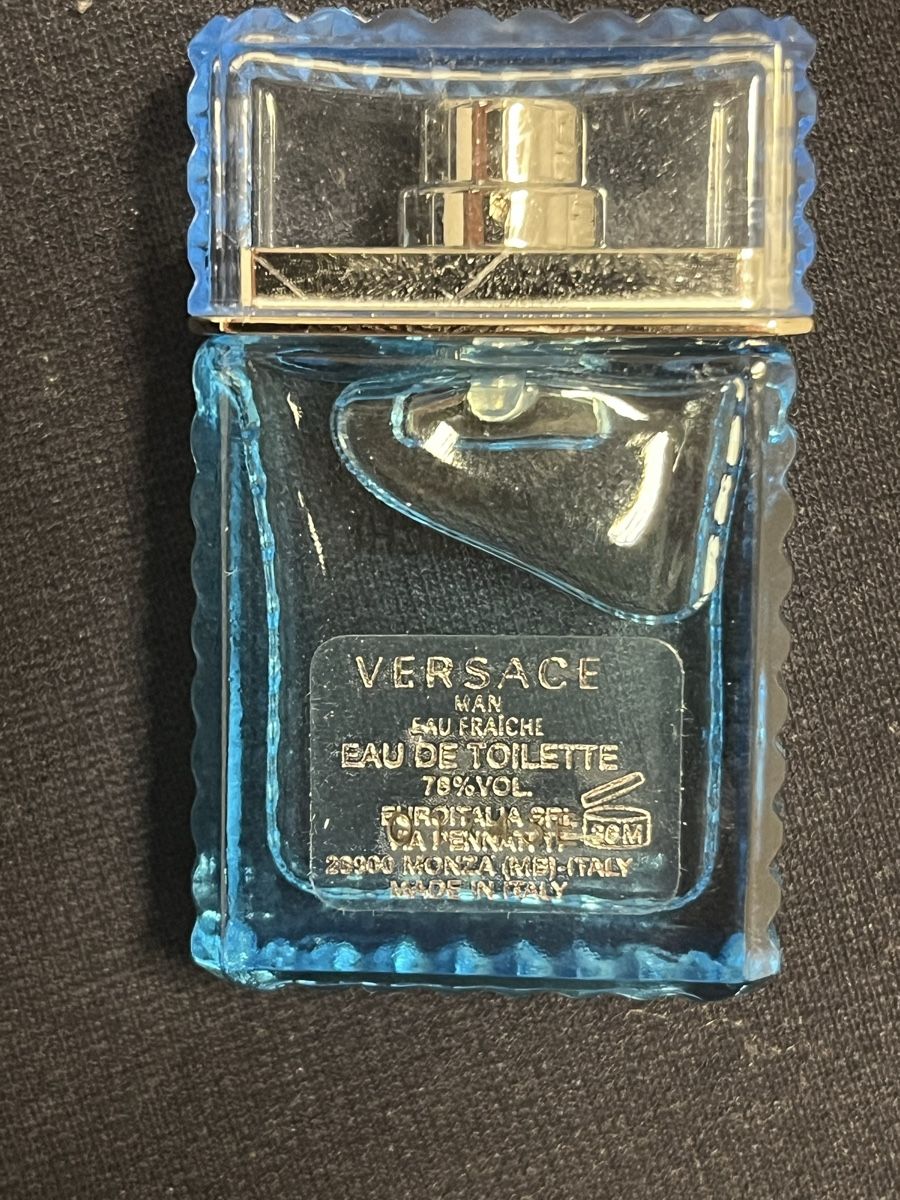 Versace Parfum & Eau de Toilette: Miniaturflakons von Versace – Neu (gemäss Beschreibung) aus Rümlang von arg_5mlz 5