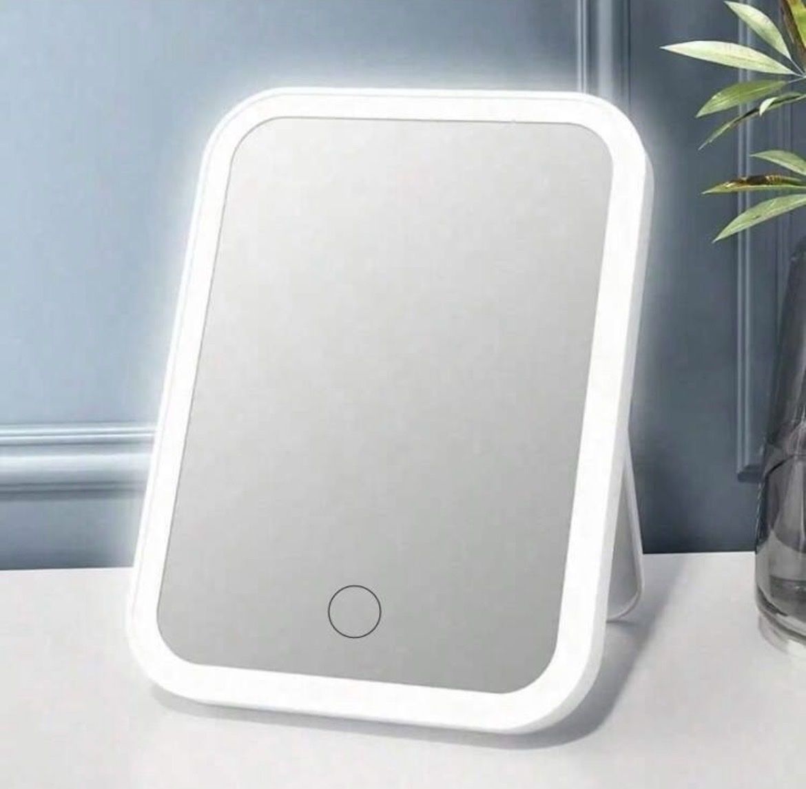 Specchi: LED Schminkspiegel mit Touchfunktion und USB – Nuovo e nell'imballaggio originale da Emmenbrücke venduto da ShopDirect 3