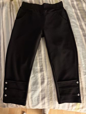 Schwarze Damenhose 3/4, Grösse S, neuwertig, Top Zustand!