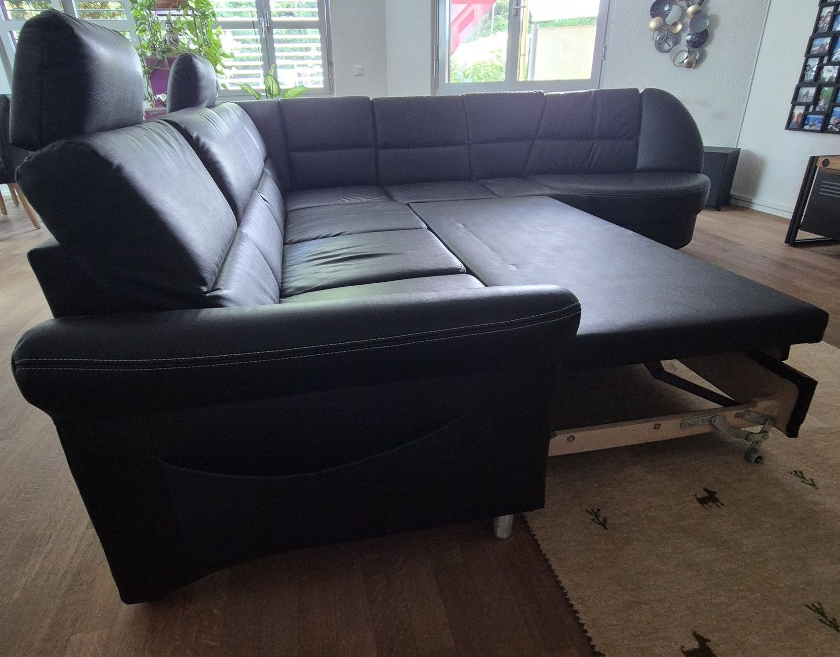 Divani: Schwarzes Kunstleder Ecksofa mit Schlaffunktion, Top Zustand – Usato da Burgdorf venduto da anj_8kn5 2