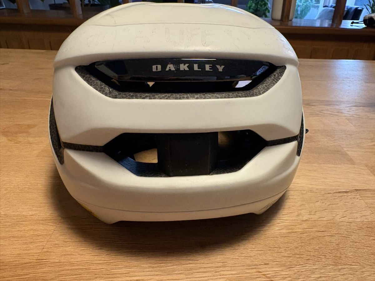 Oakley Caschi: Oakley Aero 5 - Grösse L – Usato da Bern venduto da sam_c78d 1