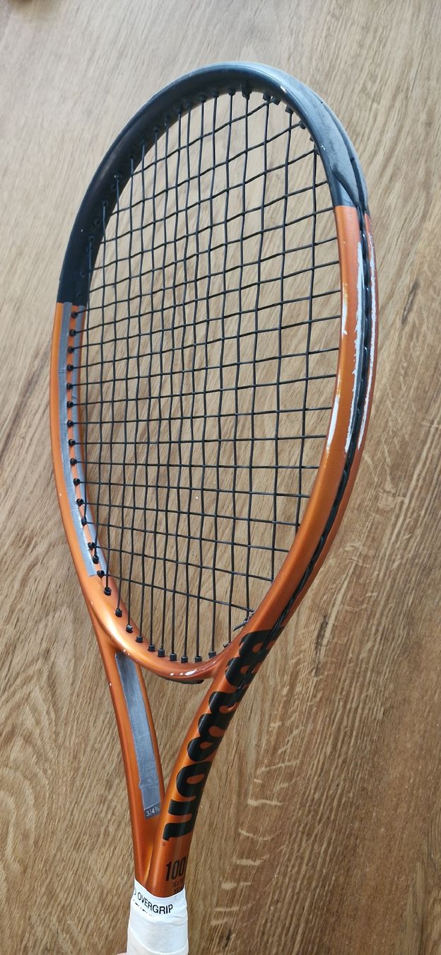 Wilson Racchette: Wilson 100 Burn Tennisschläger – Usato da Bern venduto da phi_8pwz 1