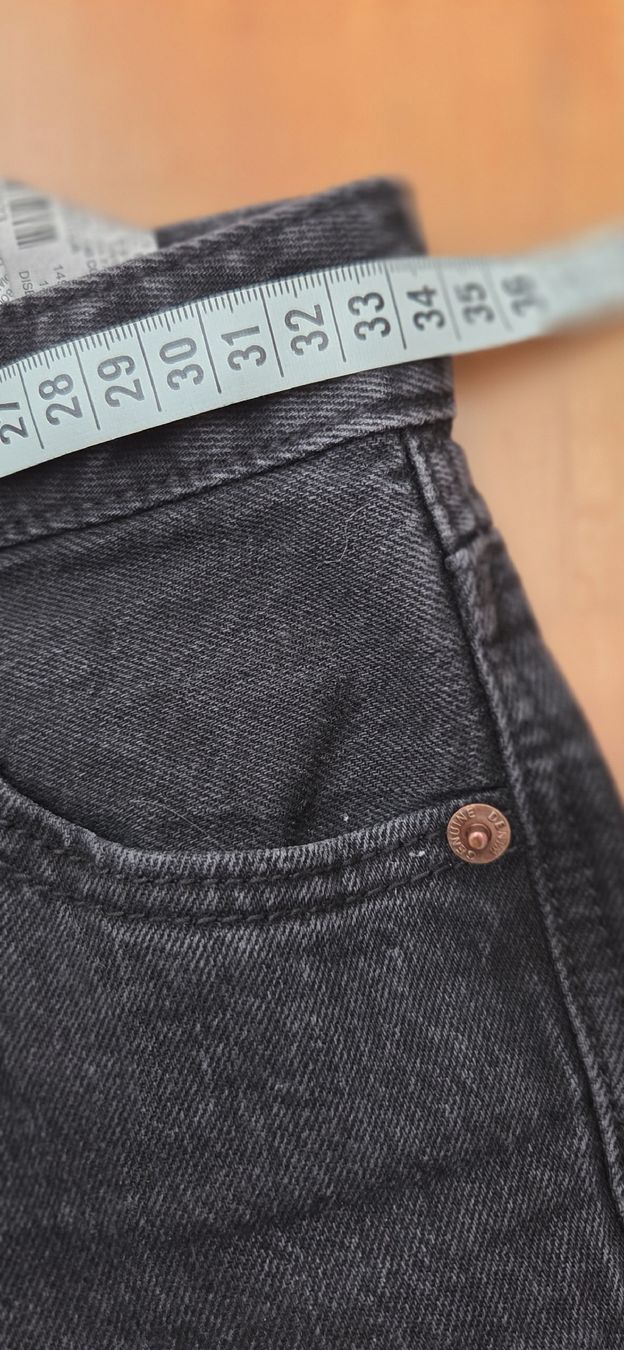 Stradivarius Jeans: Jeans Stradivarius D98 Gr. 32 – Usato da Lyss venduto da Urma5 2