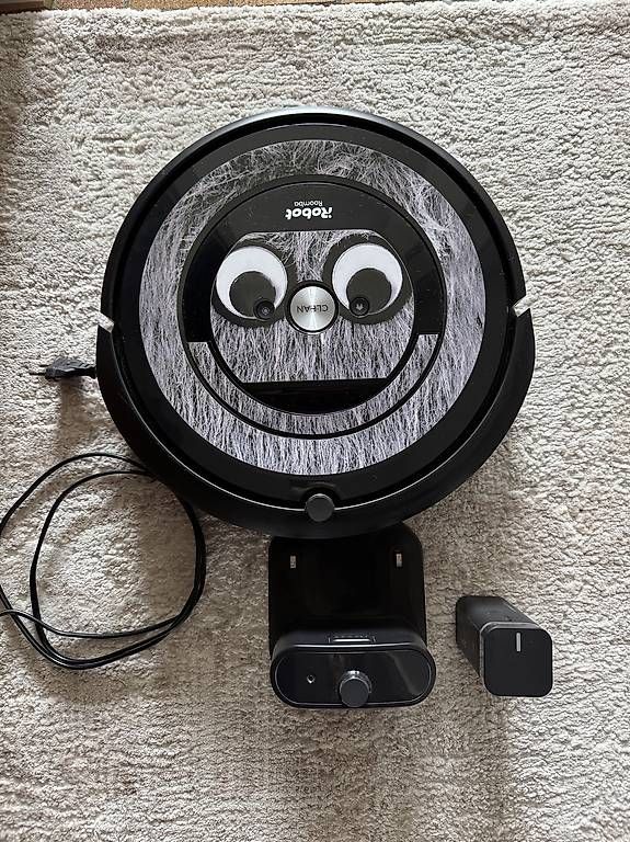 Irobot Aspirapolveri & Accessori: iRobot Roomba e5 mit Originalbox & viel Zubehör – Usato da Bern venduto da clb_p9kv