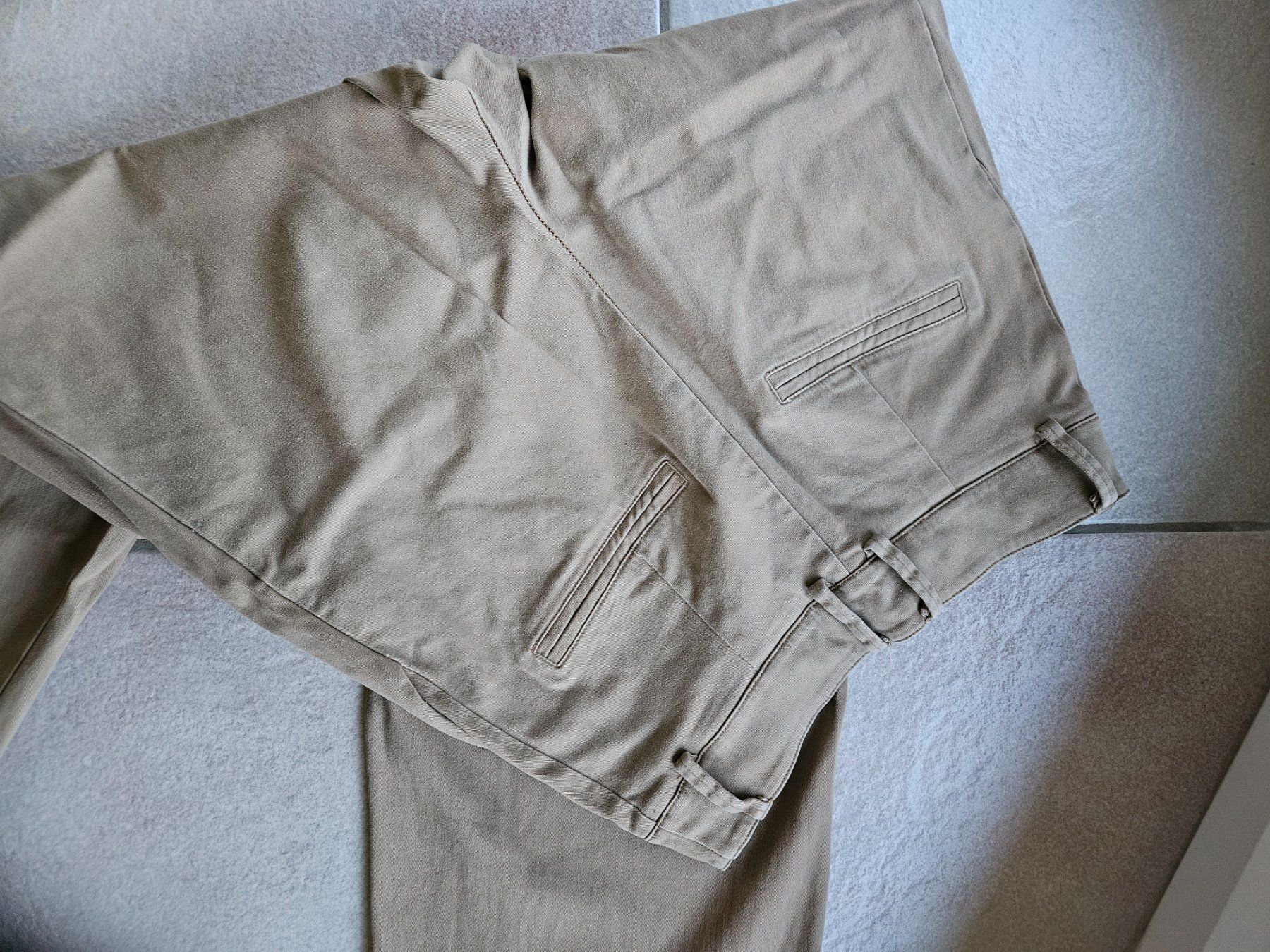 Pantaloni: Pantalon taille S – Usato da Vétroz venduto da sas_yln5 1