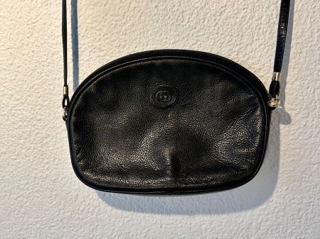 Schöne, klassische Gucci Umhängetasche Leder schwarz
