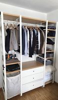 Kleiderschrank offen (IKEA Elvarli)