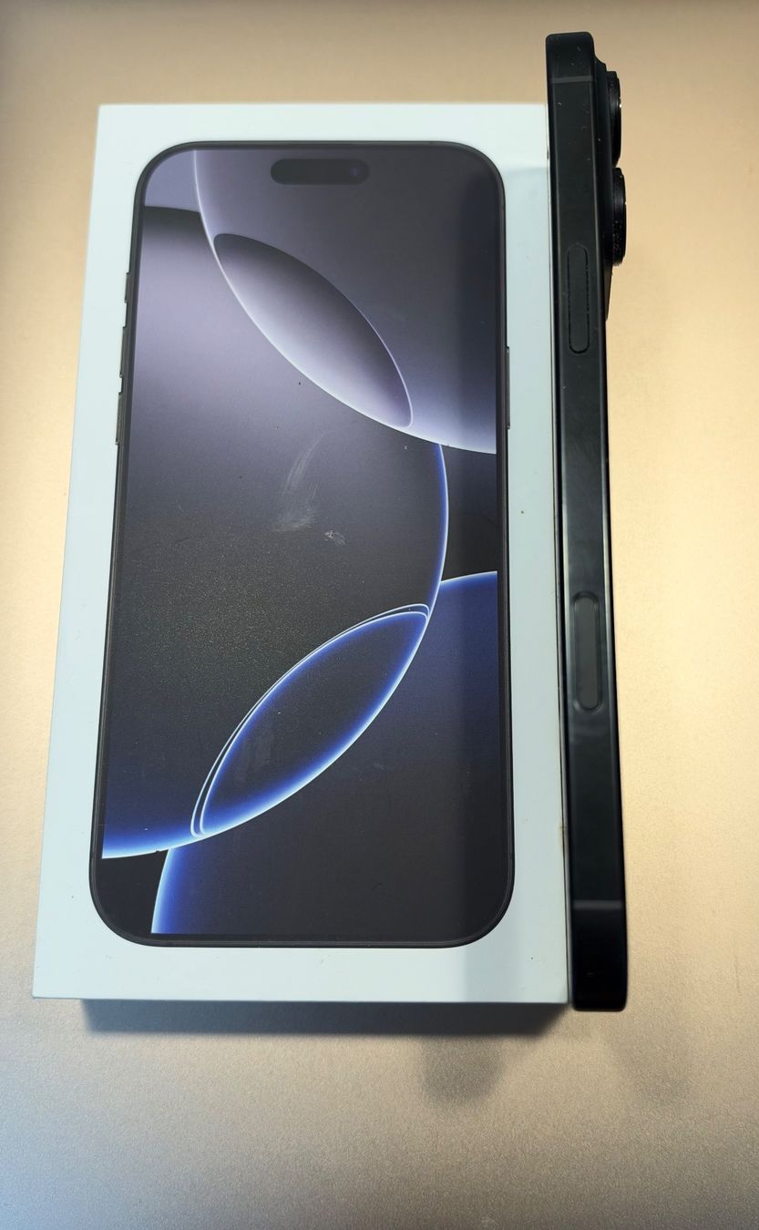 Apple Telefoni cellulari / Smartphones: IPhone 16 Pro Max  256GB  90% – Usato da Monthey venduto da ces_y9zz 3