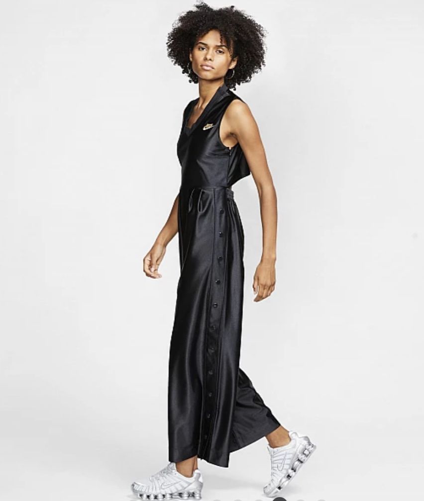 Nike Tute: Nike Black Jumpsuit, Size L – Usato da Zollikerberg venduto da MK-13
