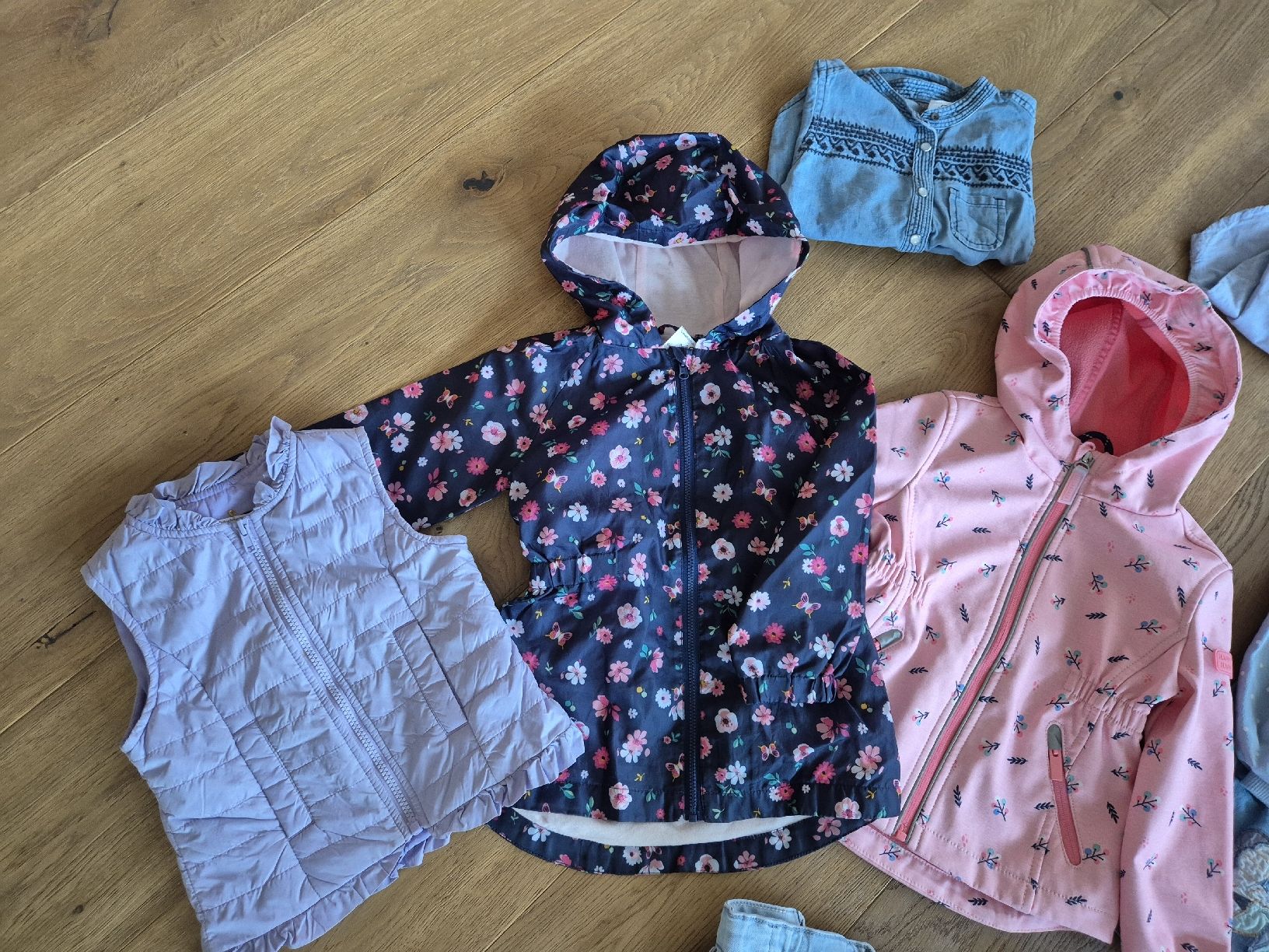 Lotti & Set di vestiti: Kleiderpaket 98 Mädchen – Usato da Zizers venduto da .sternli. 1
