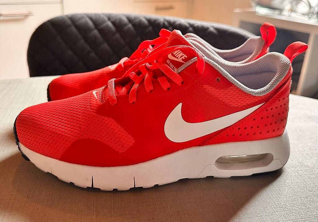 Scarpe da donna: Nike Air Schuh Damen Grösse 38.5  – Usato da Laax GR venduto da InKrisEnd23