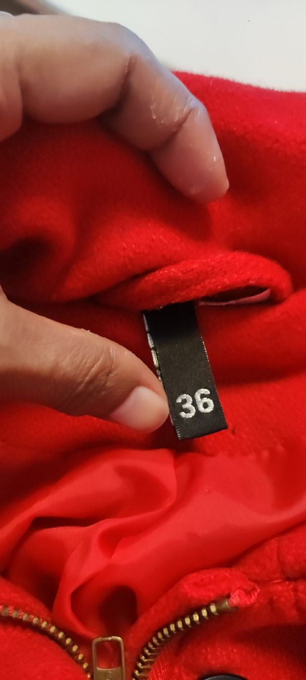 H&M Giacche: Divided Red Wool Blend jacket, Size 36, Perfect for Winter! – Usato da Rüti ZH venduto da Happynong 6