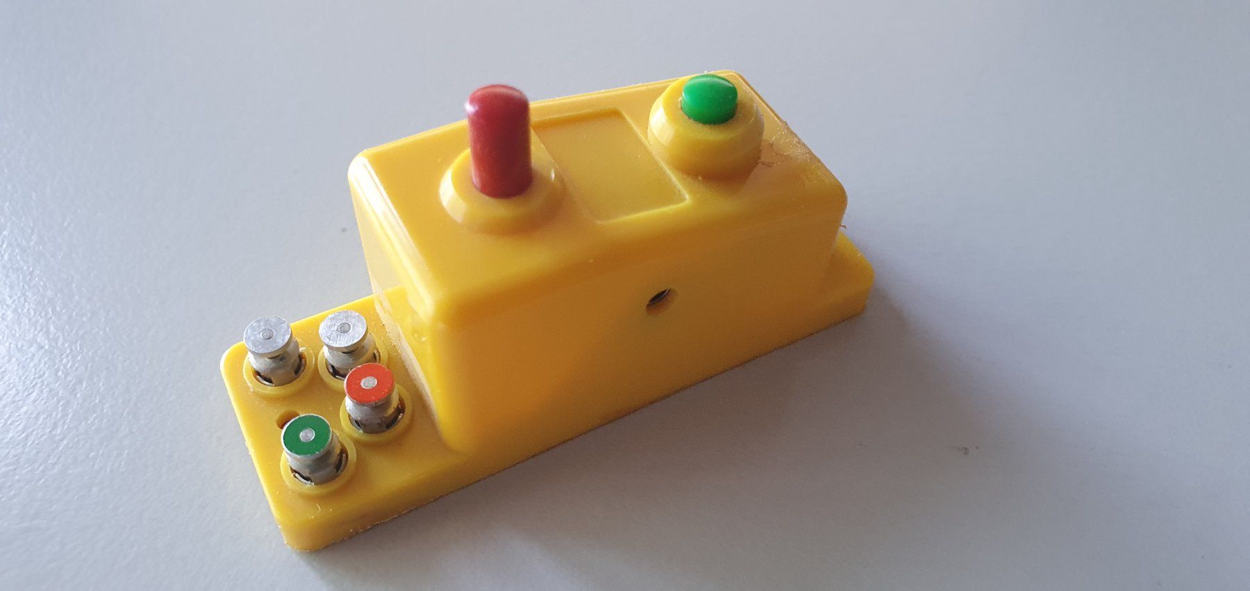 Trix Modelleisenbahnen: TRIX 66594 / 6594 - Doppelfunktionsschalter gelb – Gebraucht aus Ernetschwil von Cob1998