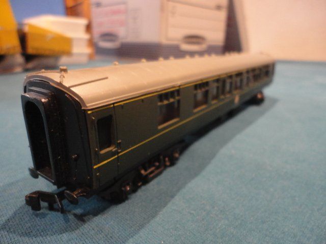 Trix Modellini di ferrovie: Trix Trains 4 Pullmann Wagen der British Railway im OKT – Usato da Wittenwil venduto da trixmartin 7