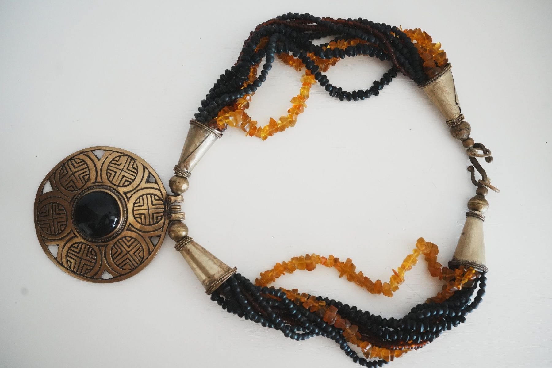 Catenine: Ethno Kette Medaillon Bernstein Stammesschmuck – Usato da Volketswil venduto da HeredisAntiques 4
