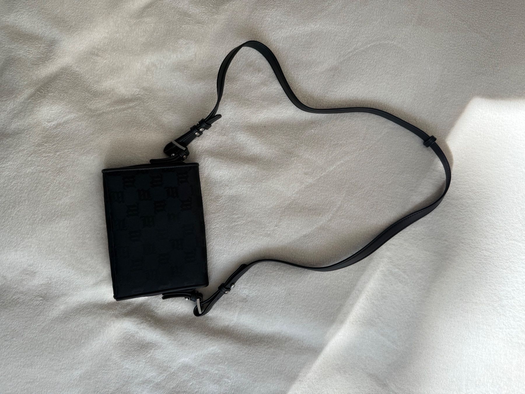 Sacs: MISBHV Monogram Shoulder Bag Schwarz – Neuf (Voir description) à Liestal par ant_c2j9 2
