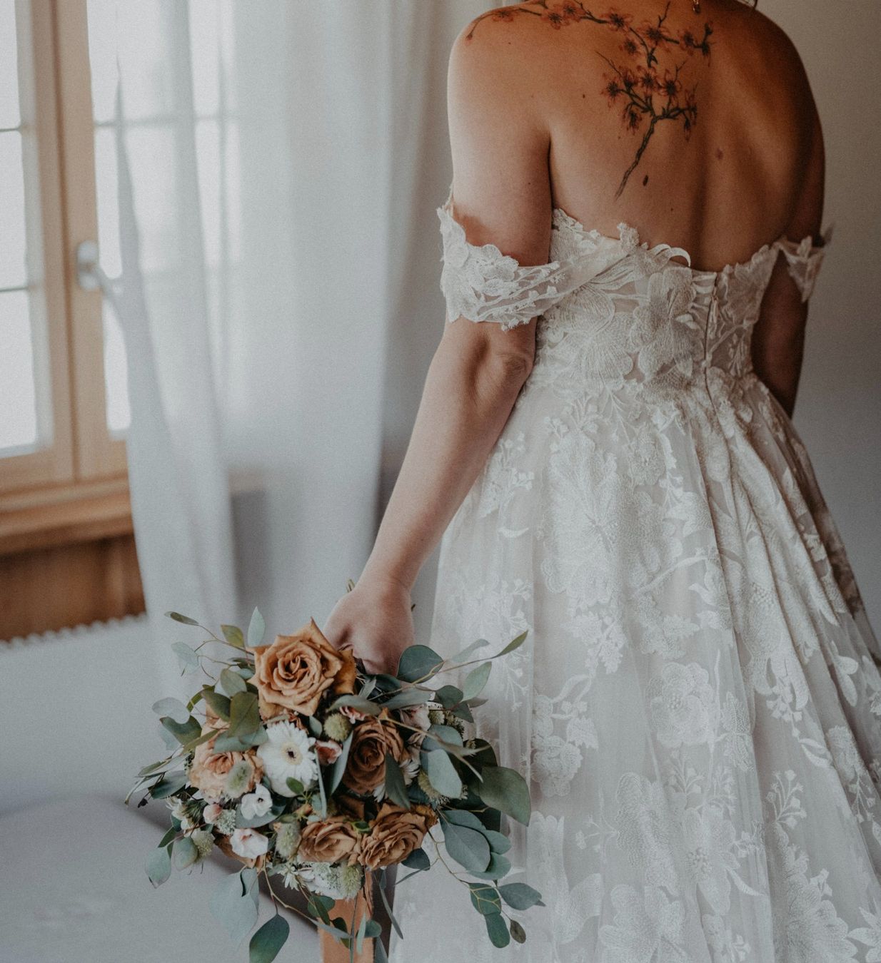Robes: Secondhand Brautkleid Madi Lane "Amelie", Grösse 36-38 – D'occasion à Brunnen par Herzig-Brautmode 2