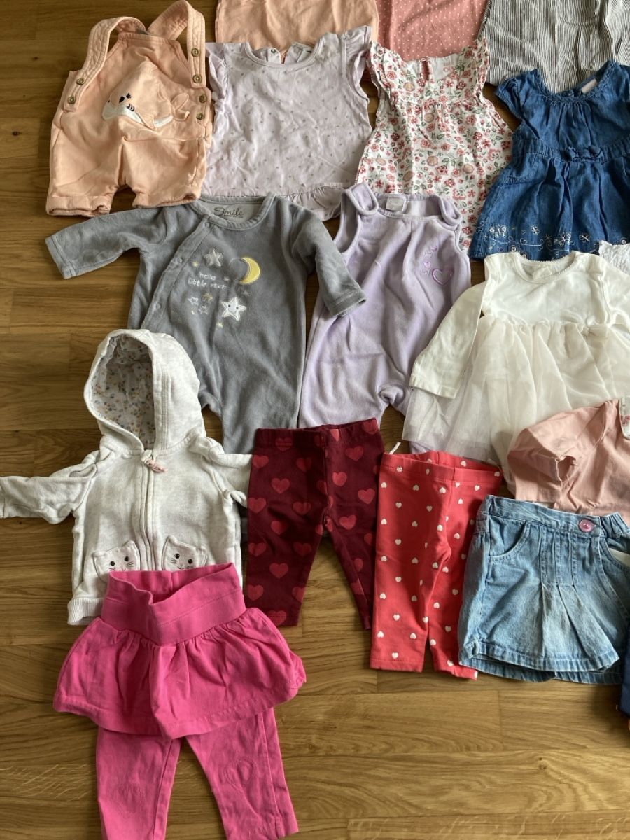 Lotti & Set di vestiti: Mädchen Kleiderpaket 62/68 – Usato da Staad SG venduto da gab_7dr9 1