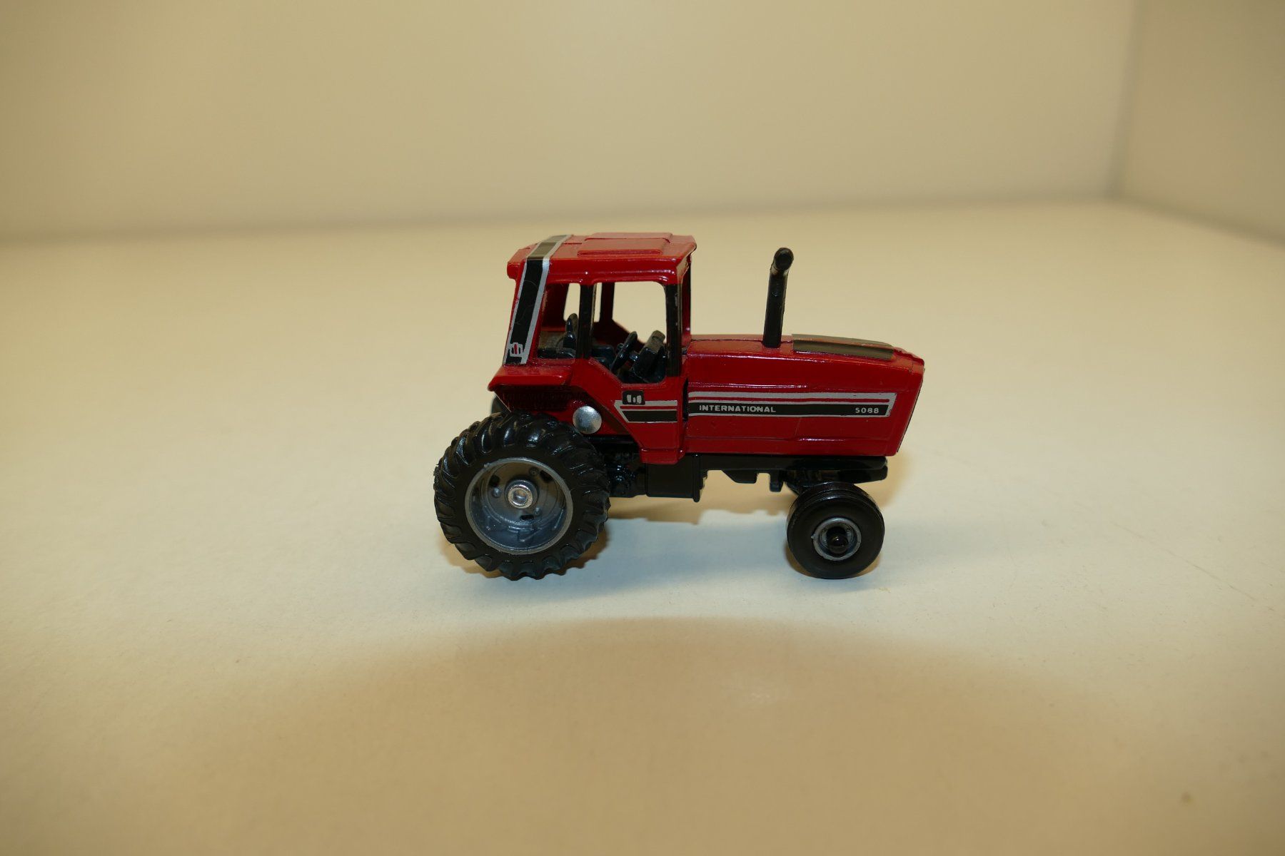 Kit di modellismo & Modellini statici: Metallmodel: International 5088 Traktor – Nuovo (secondo la descrizione) da Niederhasli venduto da rail-duerst 3