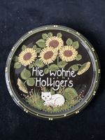 „Hie wohne Holliger‘s“  getöpferter Teller für den Hauseing.