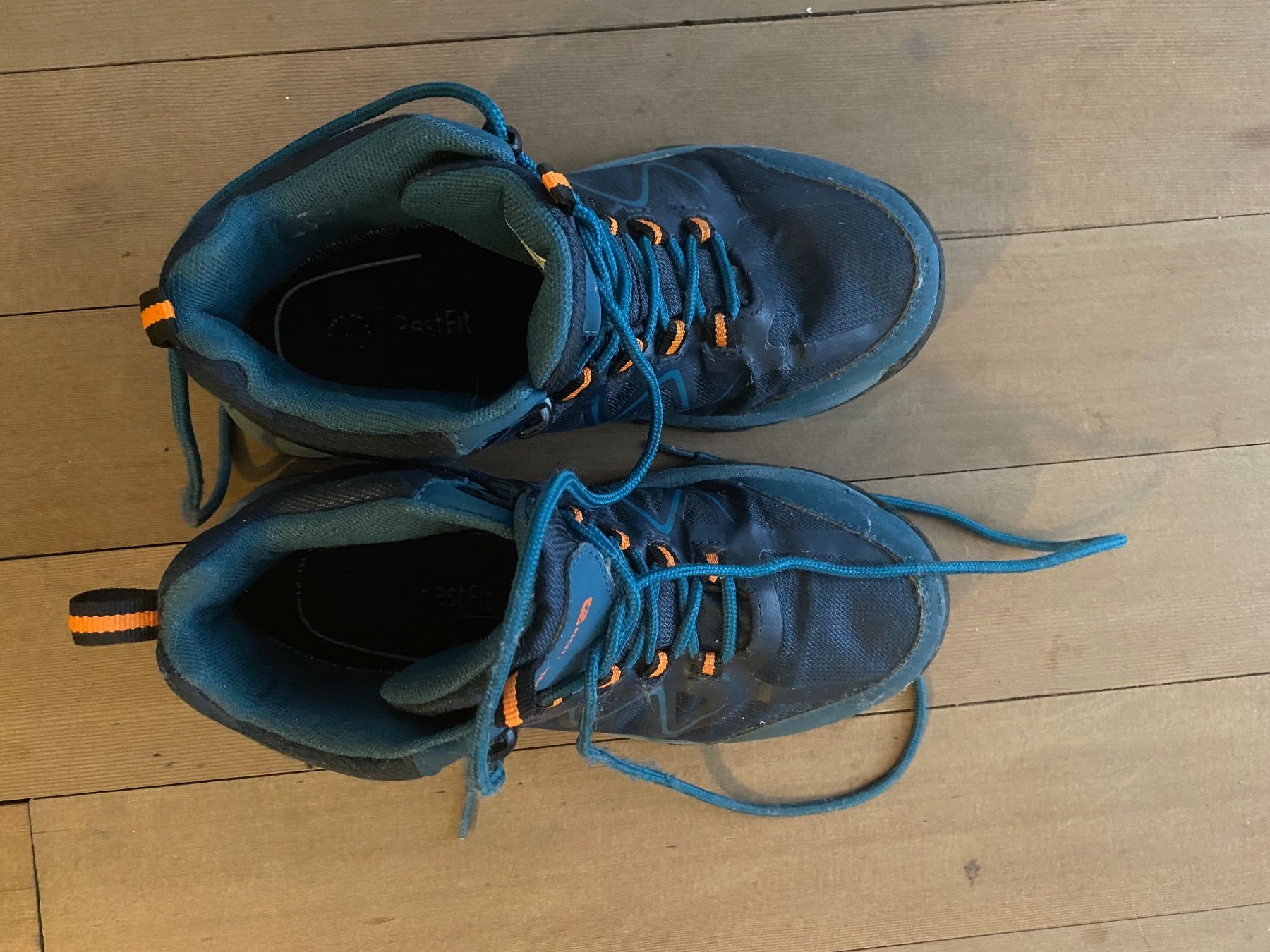 Decathlon Scarpe per ragazzi: Kinder Wanderschuhe – Usato da St. Gallen venduto da sunshirin