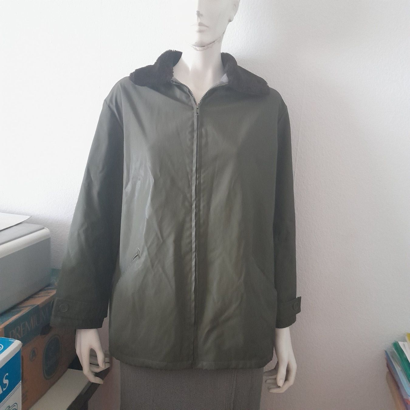 Giacche: Benetton Winterjacke, Gr. M, warm & bequem! – Usato da Horgen venduto da Amanda30