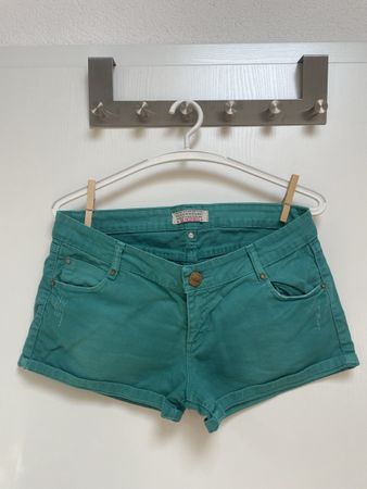 Short turquoise