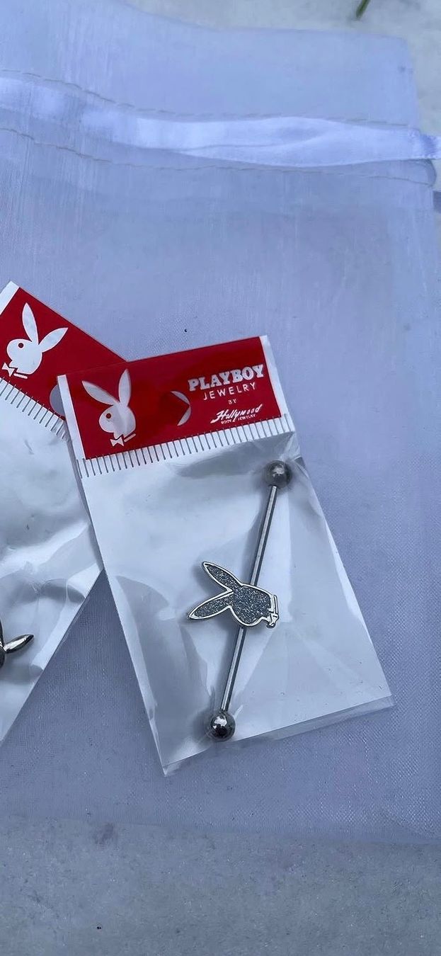 Piercingschmuck: Playboy Ohr Langhantel Piercing – Gebraucht aus Uster von Bellaa21 1