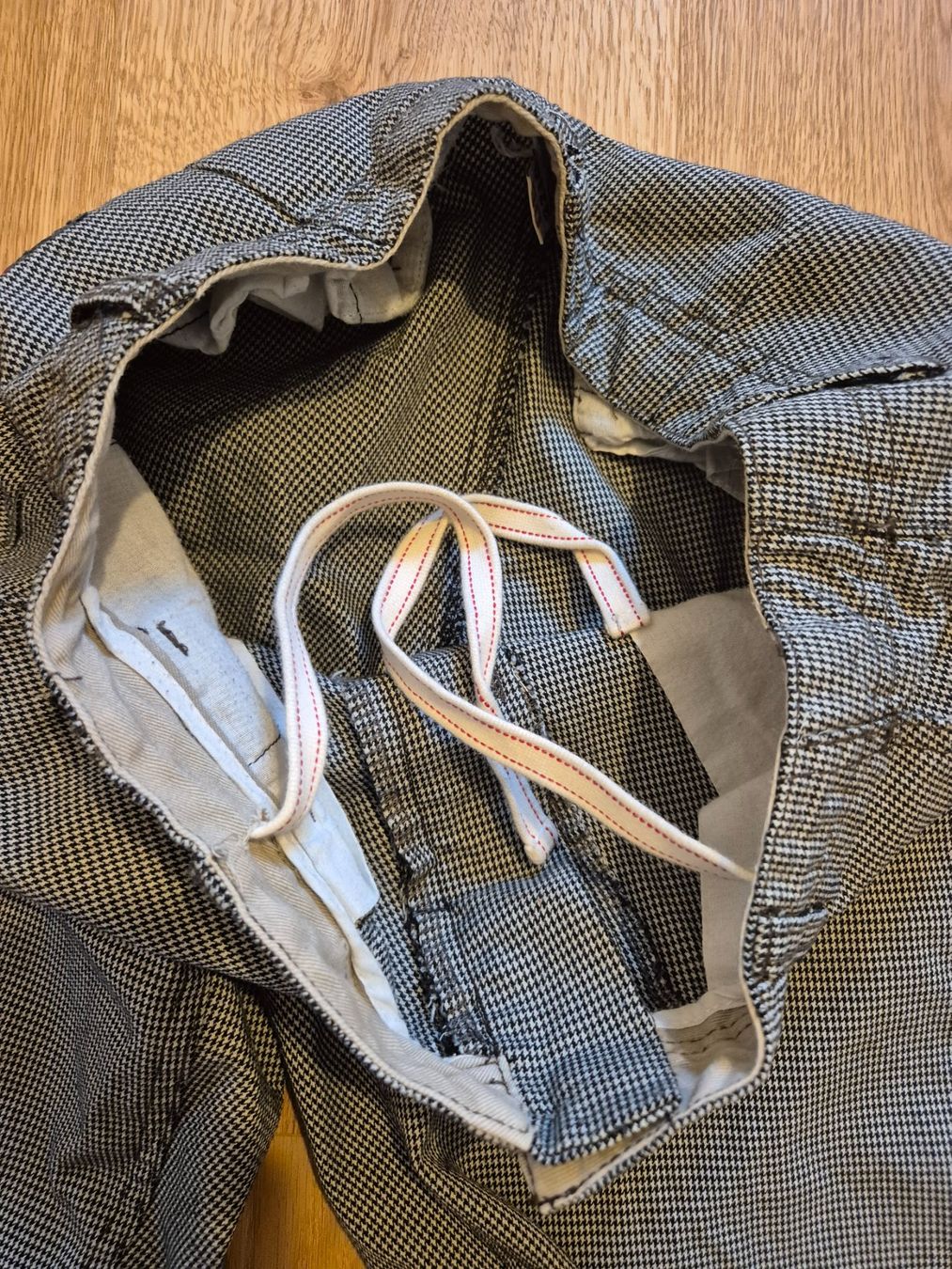 Quiksilver Pantaloni: Stoffshorts "Quiksilver" (Grösse 30) – Usato da Gams venduto da tischi97 2