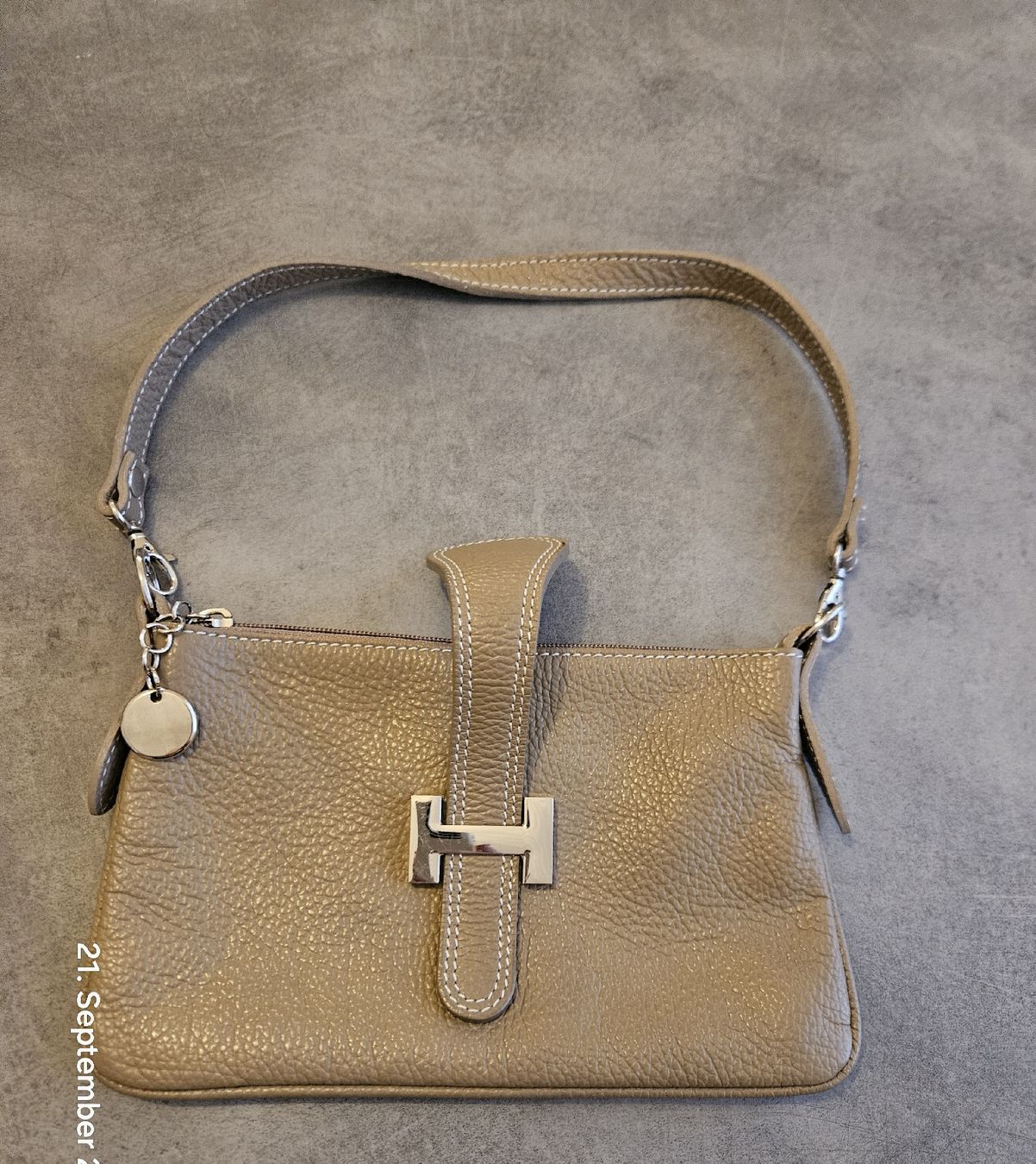 Borse da donna: Handtasche beige mit H-Verschluss gebraucht – Usato da Bünzen venduto da Milly32 5