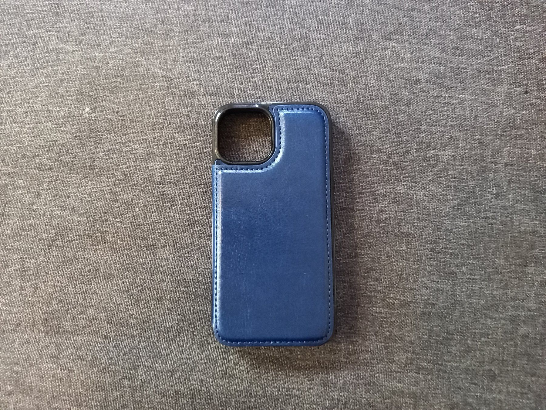 Apple Cover & Protezioni schermo: Blaue Hülle Case für iPhone 16 – Usato da Lausanne venduto da KUNKI-DESTOCK 2