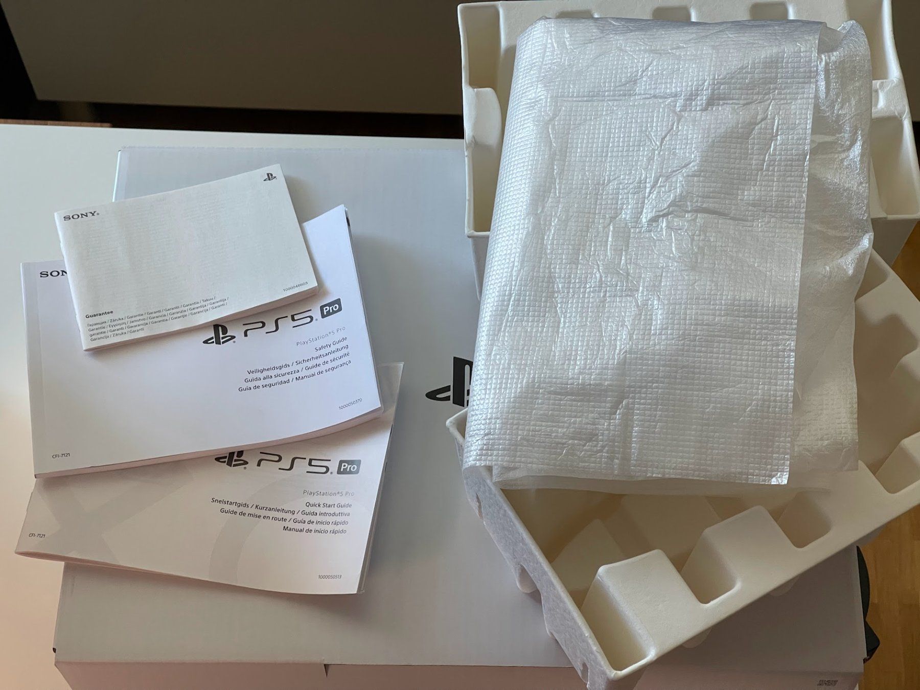 Sony Console: Playstation 5 Pro 2TB (PS5) - Neu – Nuovo (secondo la descrizione) da Aarau venduto da fioenli 2