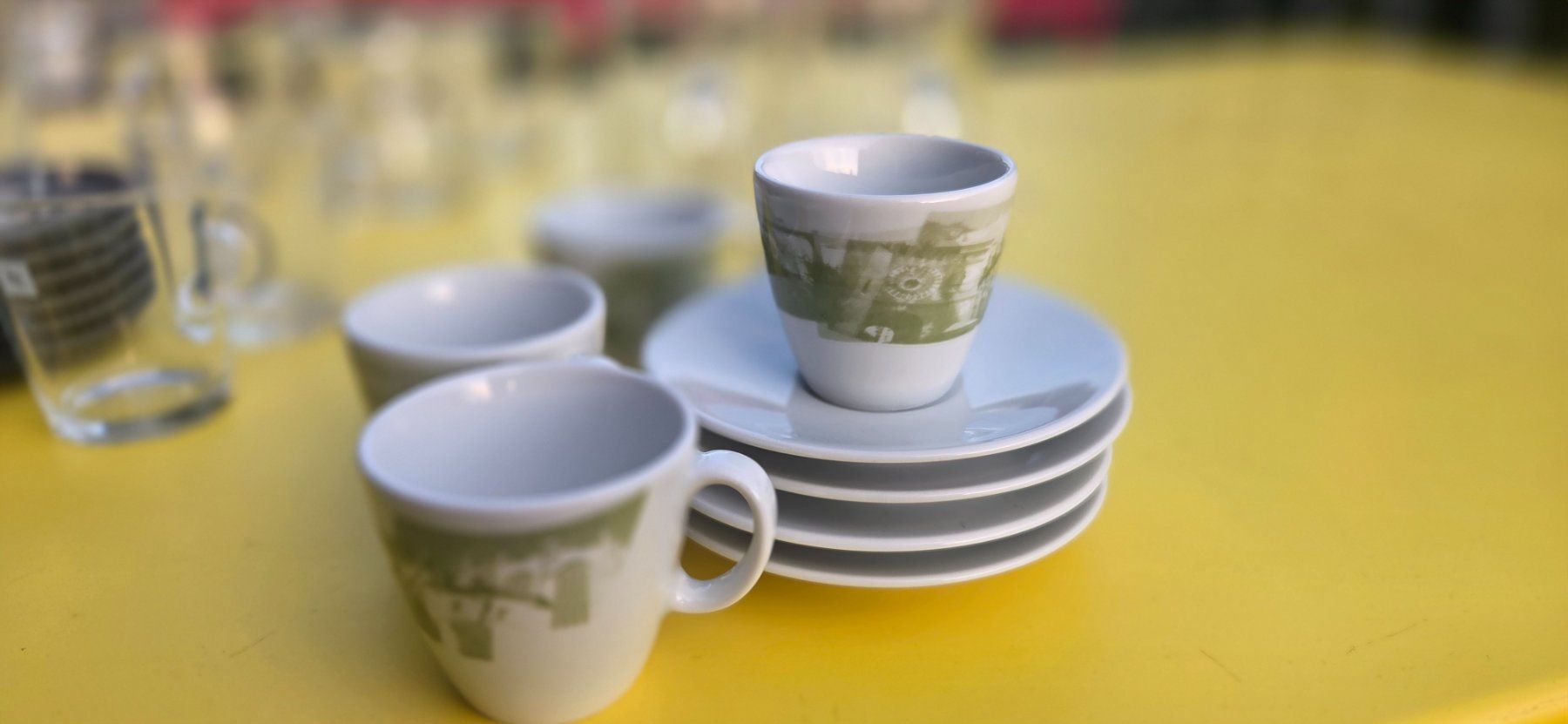 Set di piatti: 4 Espresso Tassen und Untersetzer Langenthal – Usato da Bremgarten b. Bern venduto da Marge7979 1