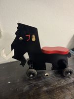 Mammut Fahrzeug auf Gummirollen