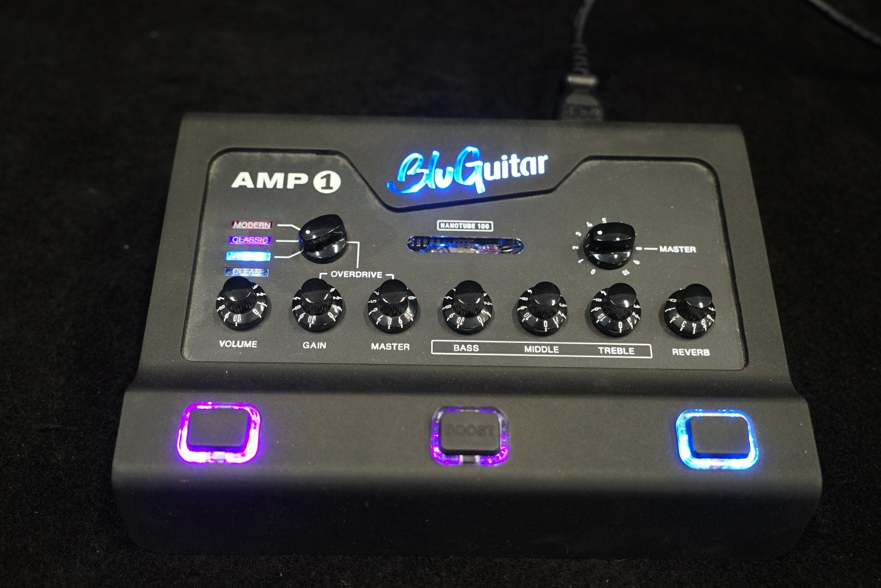 Amplificatori: BluGuitar AMP1 Iridium Edition & Bluguitar TwinCab 2x12" – Usato da Ortschwaben venduto da Musictrade 2