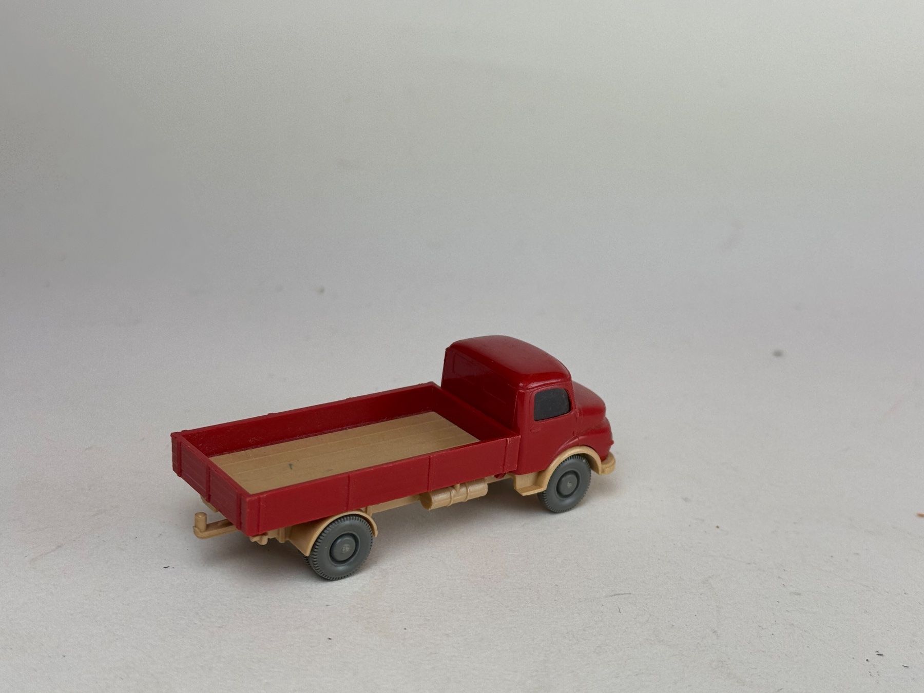 Wiking Modellini d'auto: Wiking Mercede 1413 Pritsche rot/beige – Usato da Elm venduto da Wikmtz 1