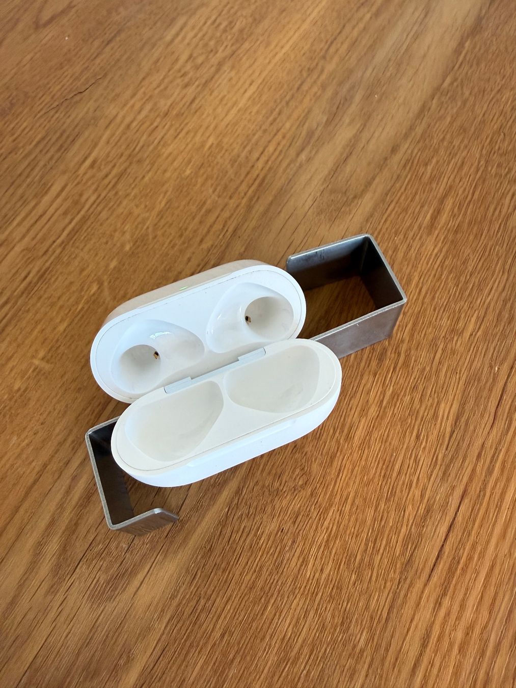 Apple Kopfhörer: APPLE AirPods 4 Charging Case ANC – Gebraucht aus Lausanne von Nine1982 2