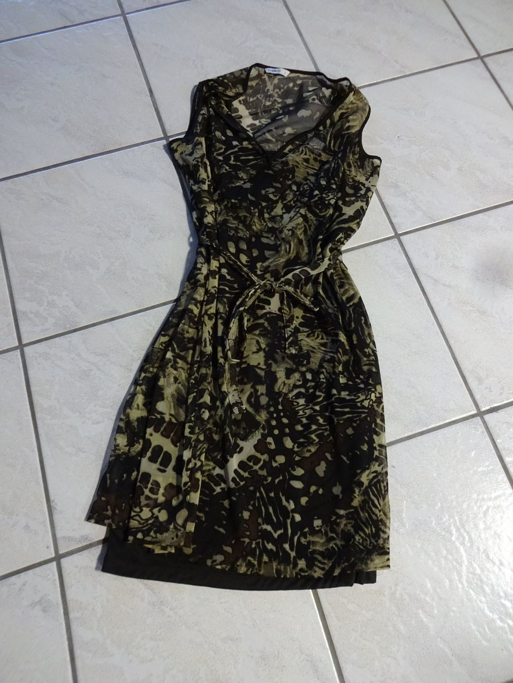 Vestiti: Schönes Kleid/Harmony – Nuovo (secondo la descrizione) da Rothrist venduto da Mistery1