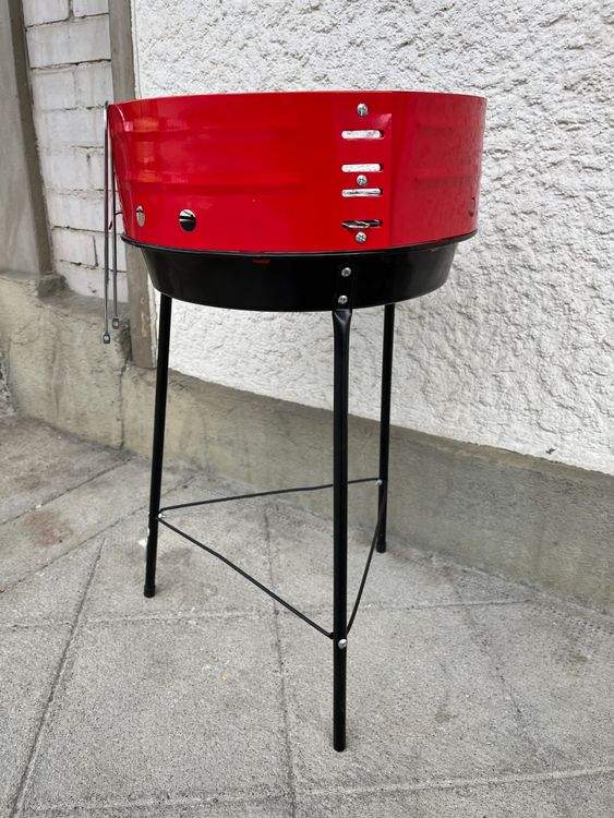 NEU: Kleiner Holzkohlegrill auf drei Beinen - Sehr kompakt (Gebraucht ...