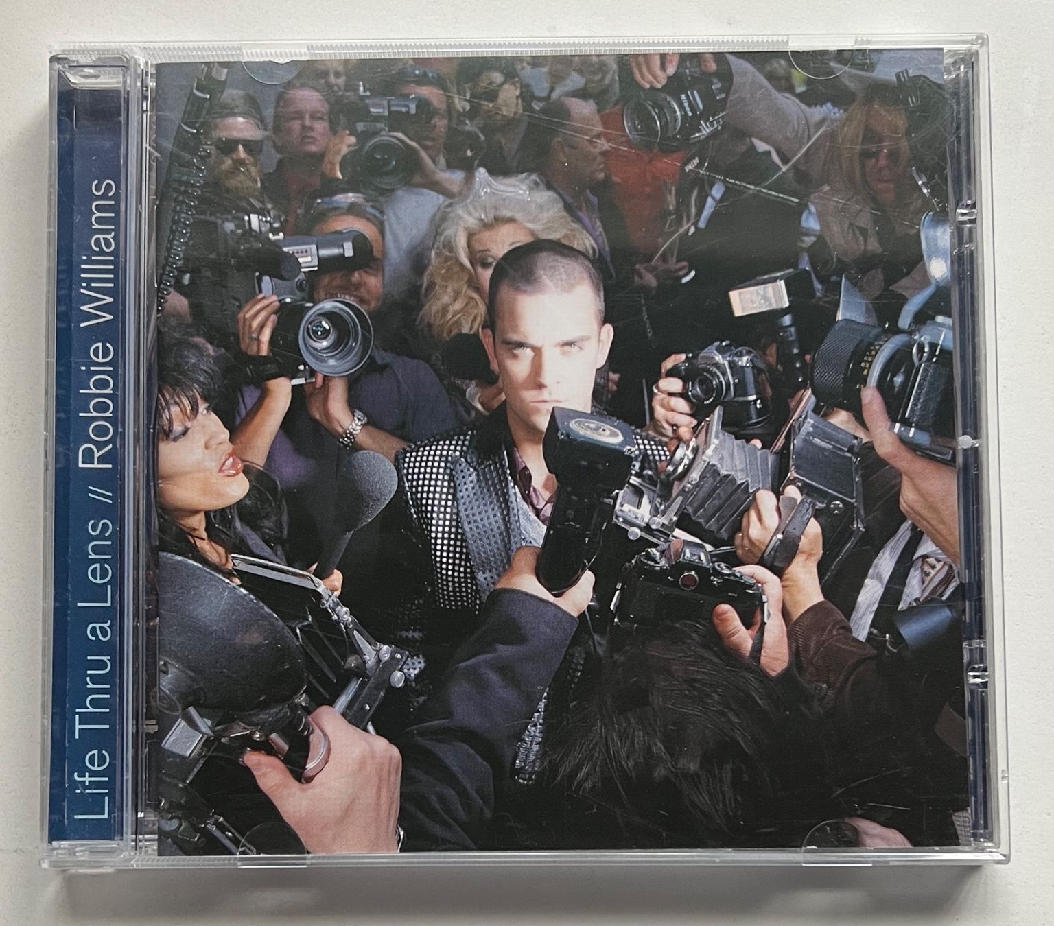 CD: Robbie Williams / Life Thru A Lens – Usato da Näfels venduto da rottabi