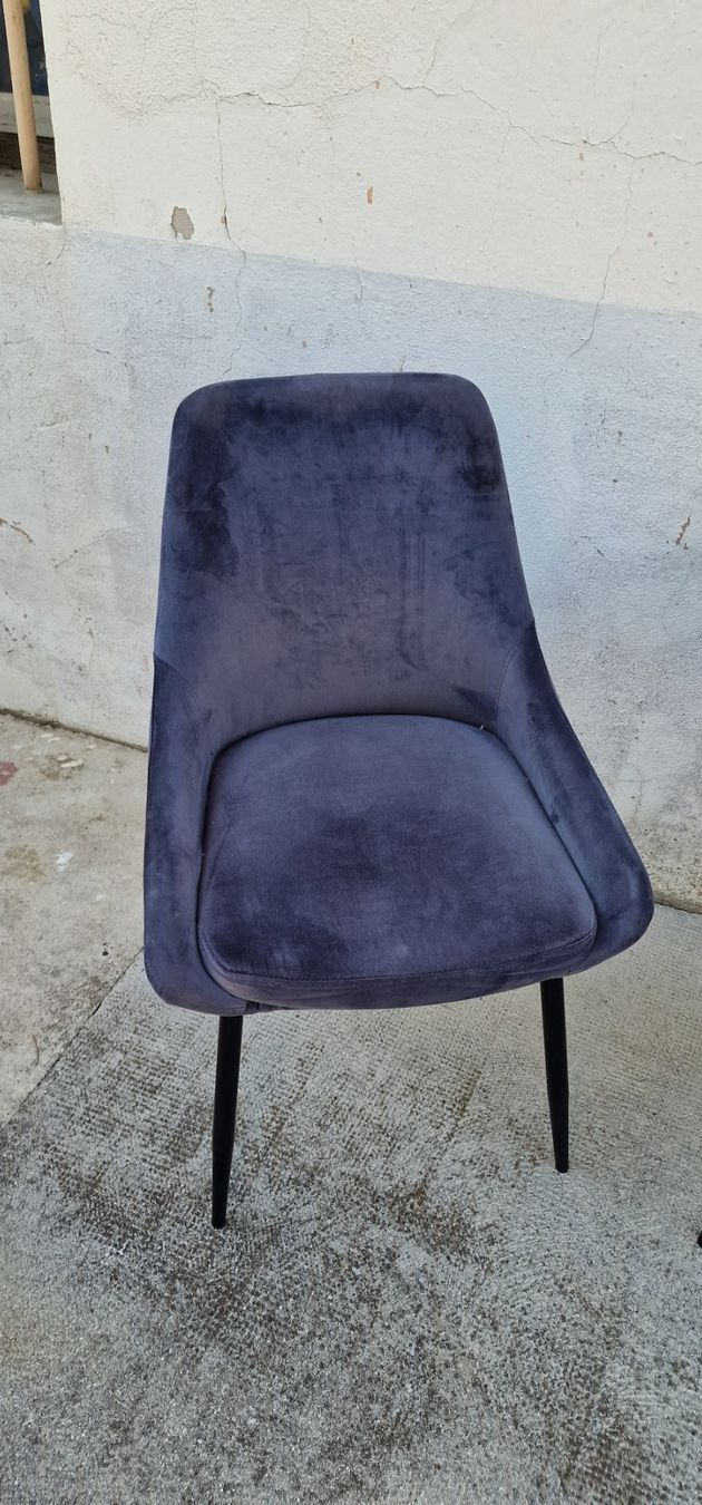 Stühle: Chaises Velours Gris (4 chaises) – Neu (gemäss Beschreibung) aus Vernier von dyl_8v8k 2