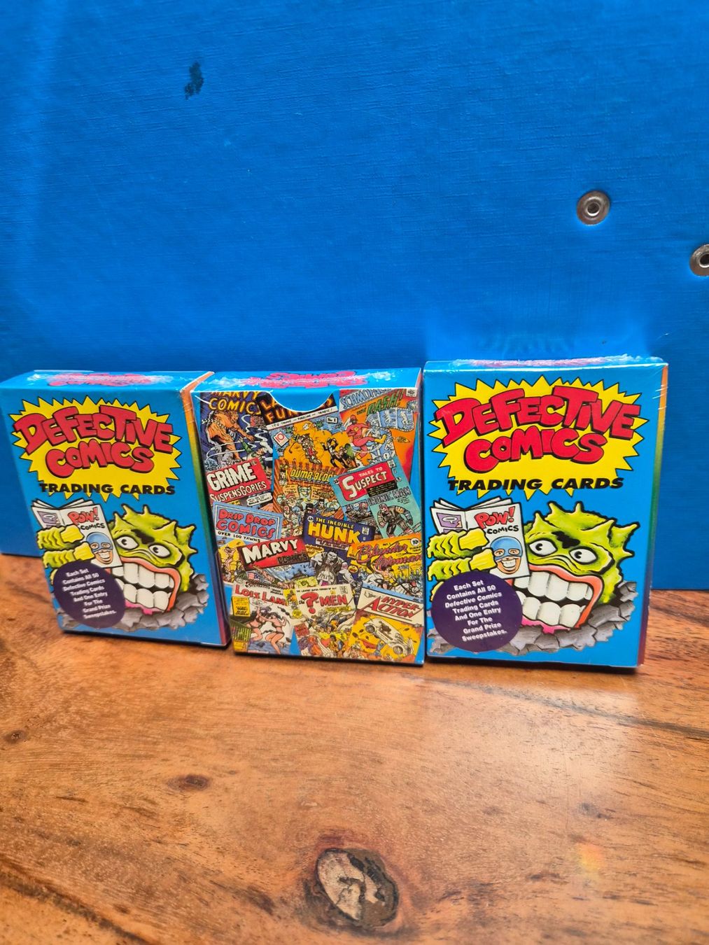 Carte collezionabili: TRADING CARDS DEVECTIVE COMICS – Nuovo e nell'imballaggio originale da Schönenberg ZH venduto da heaangst