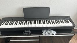 Yamaha Digital Piano P-145BT guter Zustand