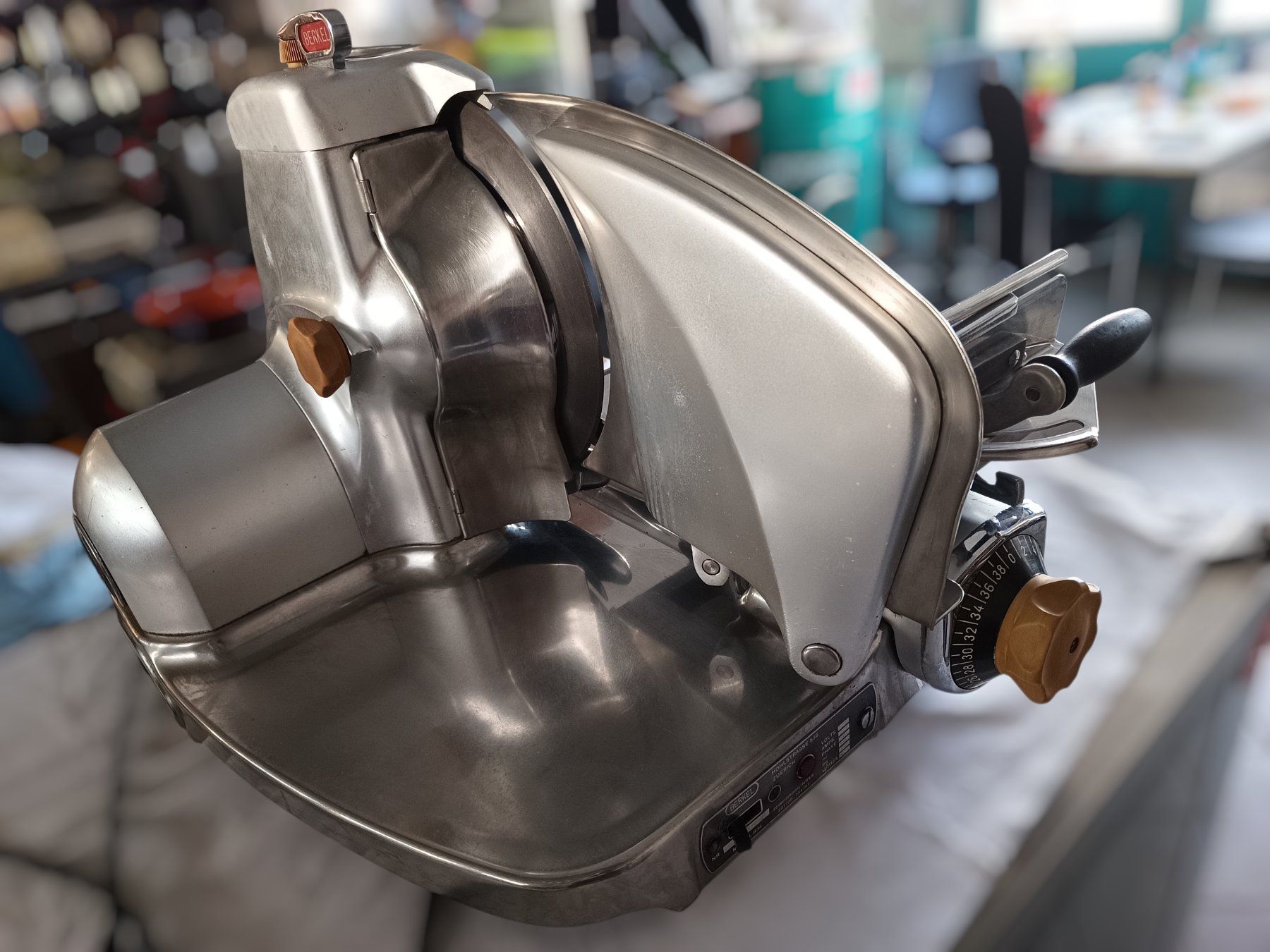 Berkel Küchengeräte: Gastro Berkel Aufschnittmaschine Trancheuse – Gebraucht aus Oberegg von A-Z.Handel.Loehrer 4