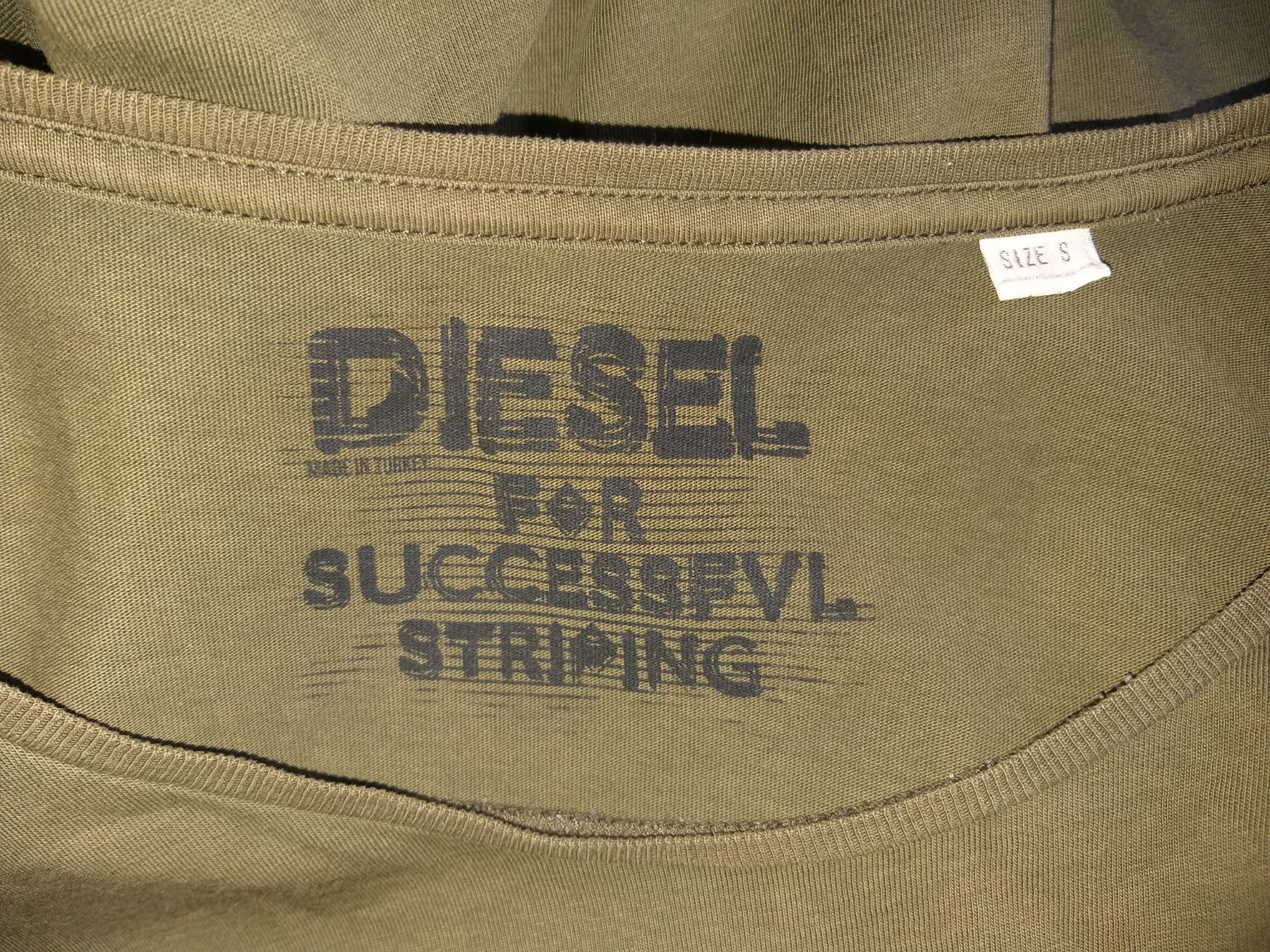 Diesel T-shirt: DIESEL T-shirt taille / Grosse S – Usato da Cossonay-ville venduto da Super-Price-Quality 8