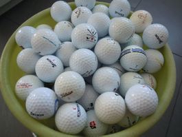 1 zweitklassiger, gereinigter Golfball für 35 Rp.