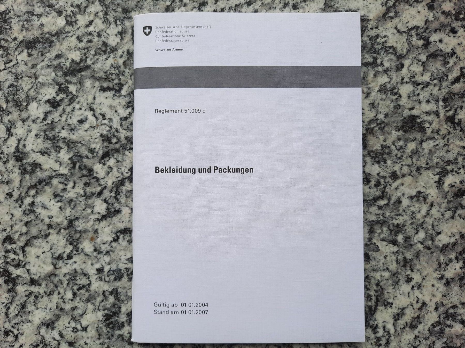 Libri: Bekleidung und Packungen – Usato da Ruswil venduto da Sammlergeist